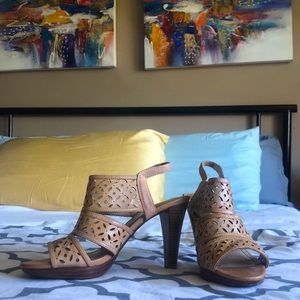 Adrienne Vittadini Heels